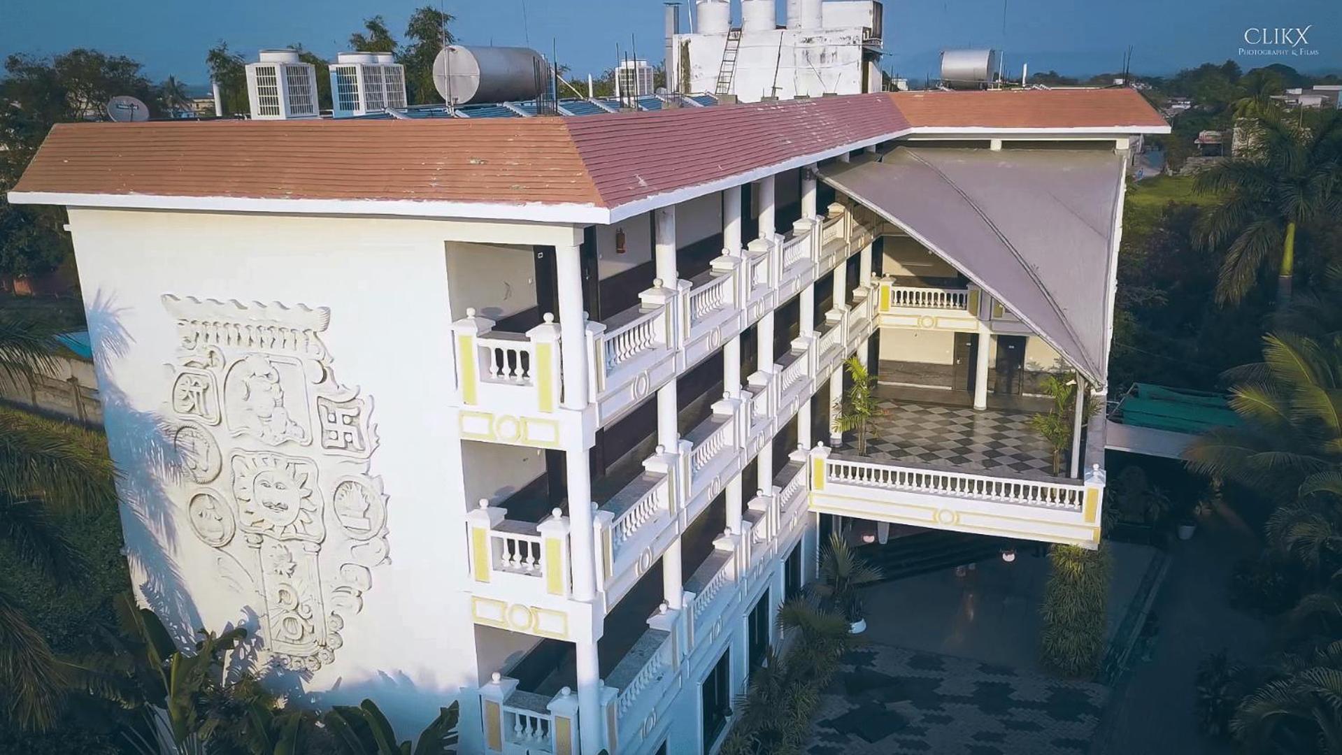 Hotel Royal Retreat Sambalpur Exterior photo